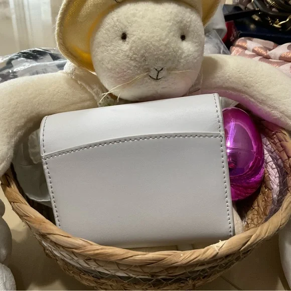 Kate Spade Gemma Small Wallet in White Dove Color. - Picture 2 of 3
